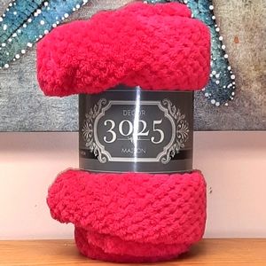 Hot Pink Plush Throw Blanket NWT